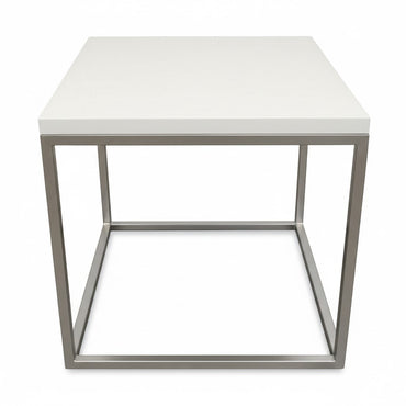 Mesa auxiliar Cubo con tablero lacado
