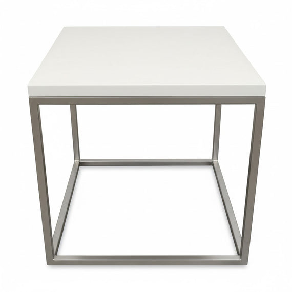 Mesa auxiliar Cubo con Tablero lacado